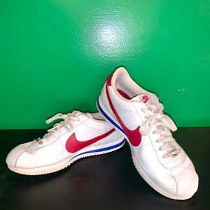 Nike ‘Forest Gump’ Cortez’s 🦇